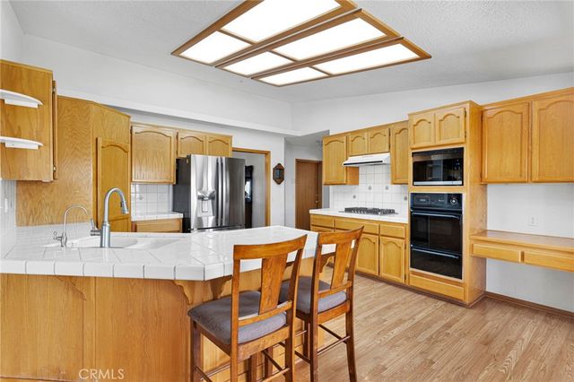 12574 Sarsi Court, Apple Valley, CA 92308