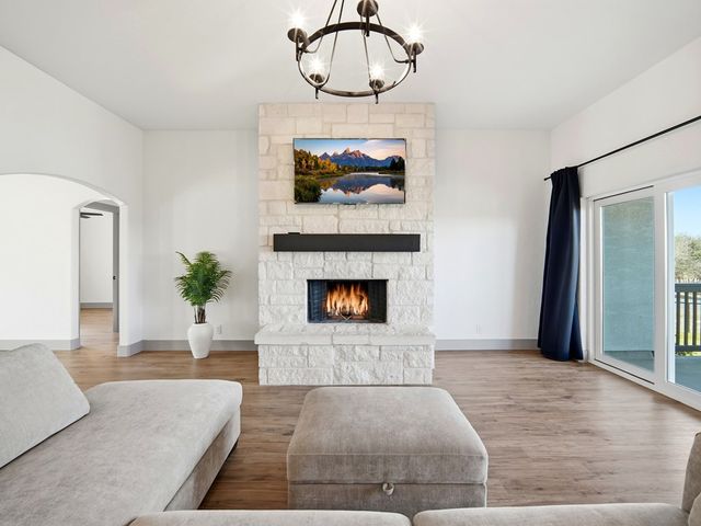 101 Jerry Gray, Blanco, TX 78606