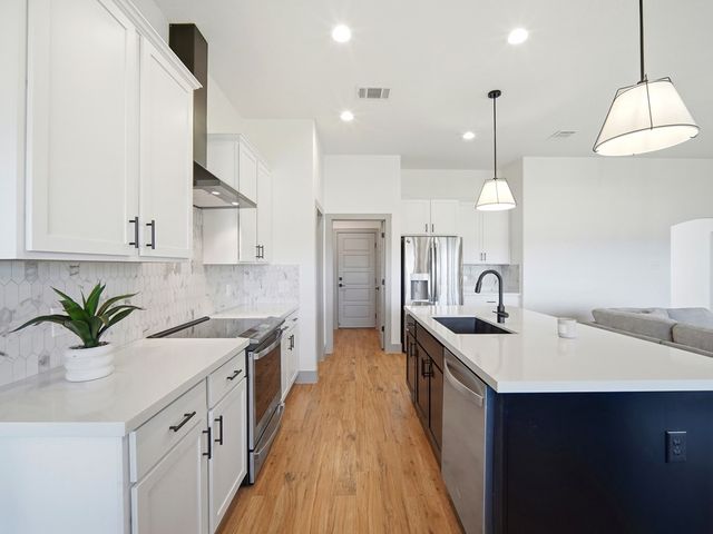 101 Jerry Gray, Blanco, TX 78606