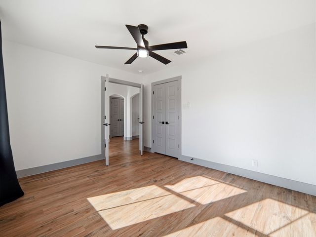 101 Jerry Gray, Blanco, TX 78606