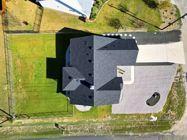 101 Jerry Gray, Blanco, TX 78606