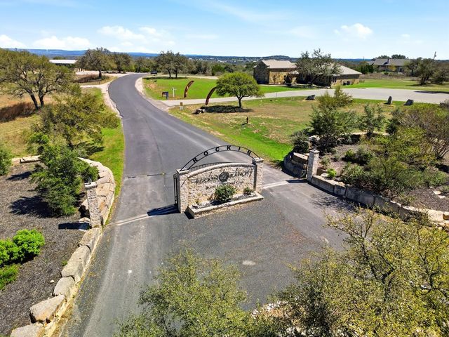 101 Jerry Gray, Blanco, TX 78606