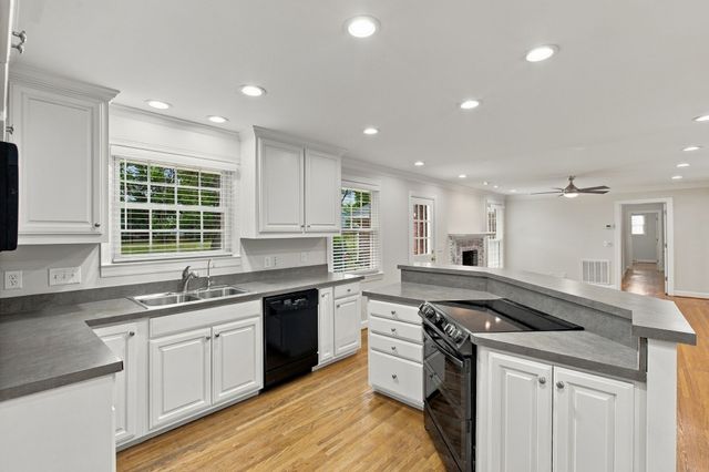 721 Lambert Dr, Nashville, TN 37220