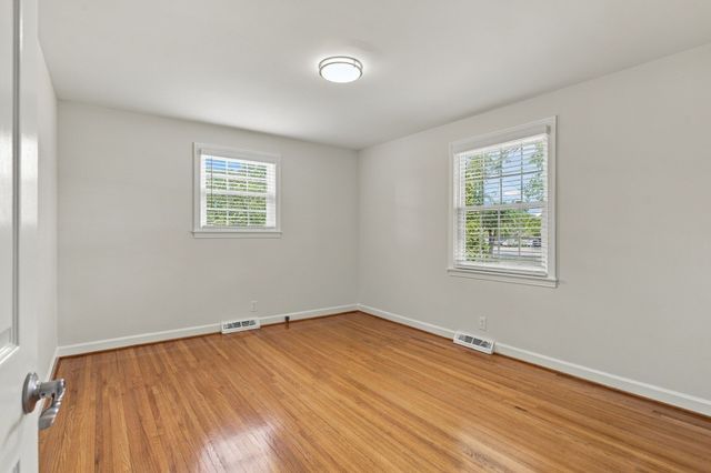 721 Lambert Dr, Nashville, TN 37220