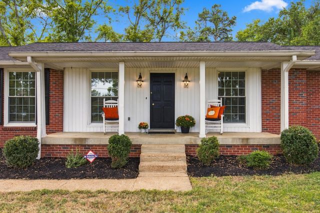 721 Lambert Dr, Nashville, TN 37220