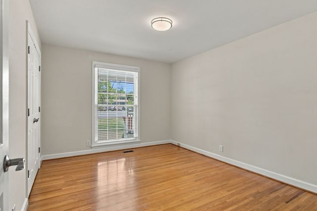721 Lambert Dr, Nashville, TN 37220
