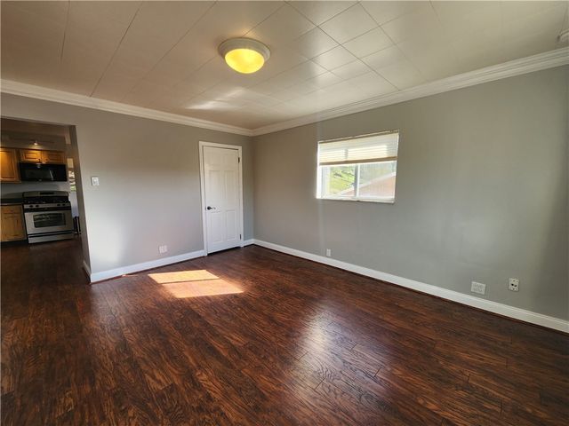 512 Brinwood Ave 2, Carrick, PA 15227