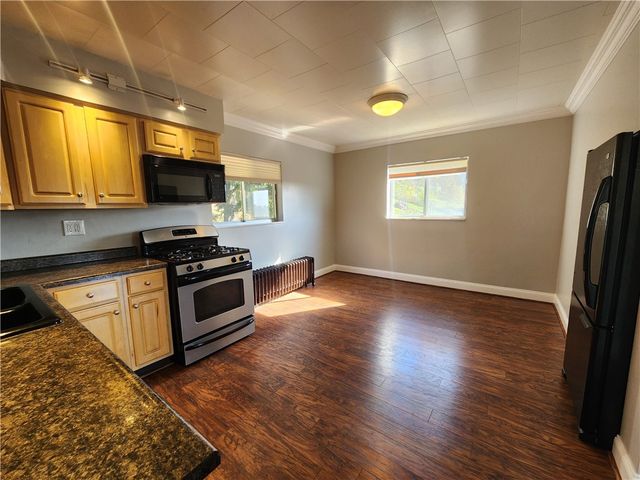 512 Brinwood Ave 2, Carrick, PA 15227