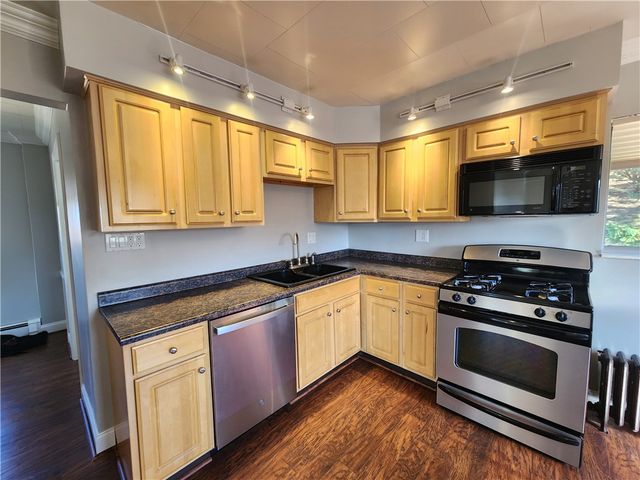 512 Brinwood Ave 2, Carrick, PA 15227