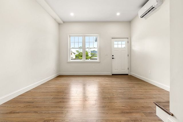 1280 Middlesex St 6, Lowell, MA 01851