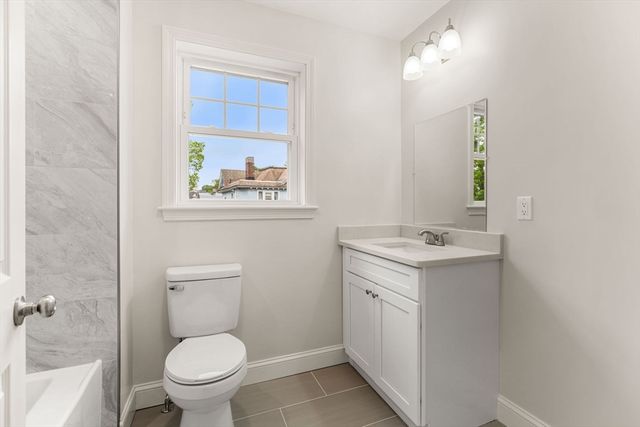 1280 Middlesex St 6, Lowell, MA 01851