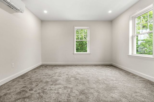 1280 Middlesex St 6, Lowell, MA 01851