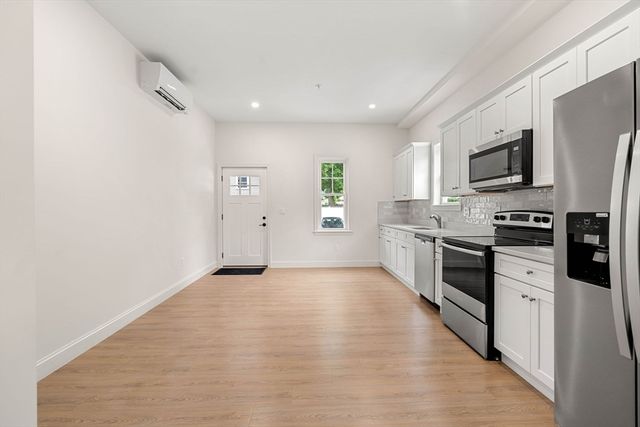 1280 Middlesex St 6, Lowell, MA 01851