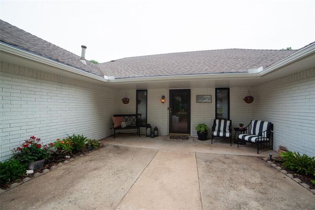 9605 S Trafalgar Drive, Oklahoma City, OK 73139