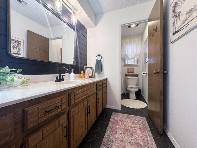 9605 S Trafalgar Drive, Oklahoma City, OK 73139
