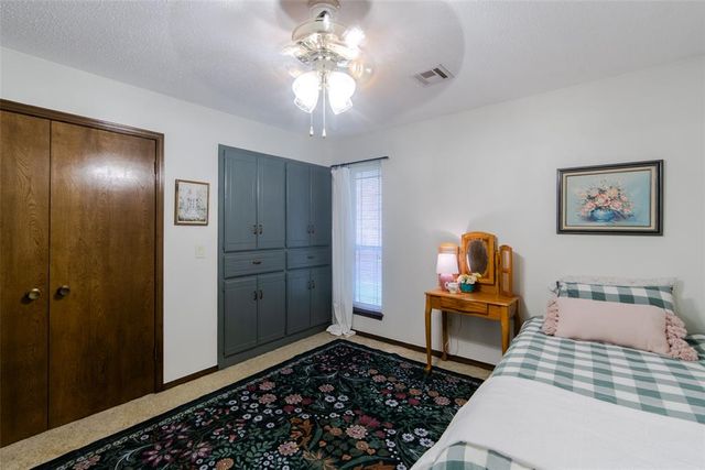 9605 S Trafalgar Drive, Oklahoma City, OK 73139