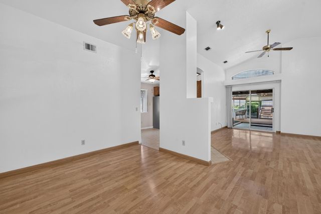 8113 Bellsbrae Dr, Antelope, CA 95843