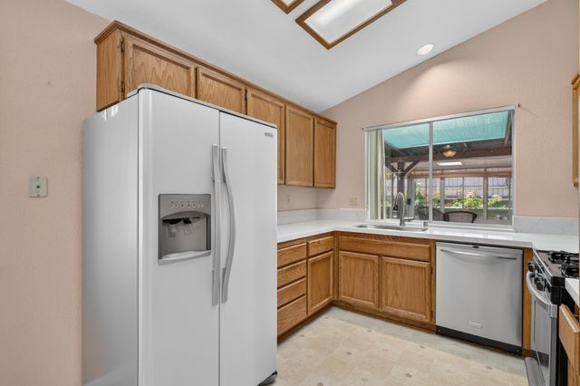 8113 Bellsbrae Dr, Antelope, CA 95843