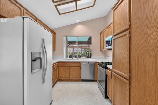 8113 Bellsbrae Dr, Antelope, CA 95843