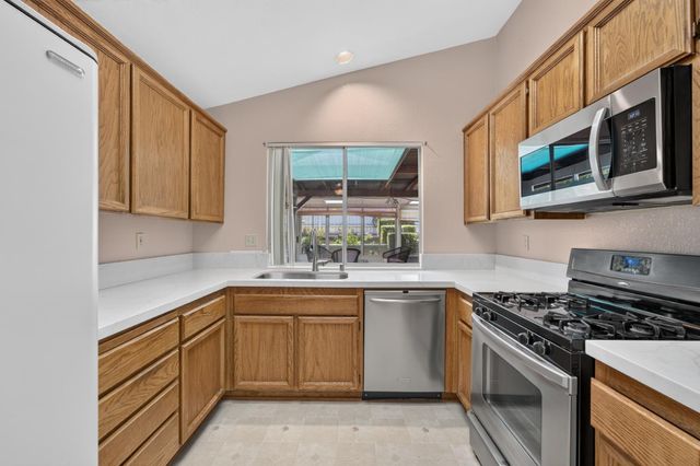 8113 Bellsbrae Dr, Antelope, CA 95843