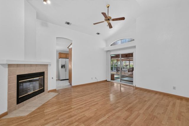8113 Bellsbrae Dr, Antelope, CA 95843