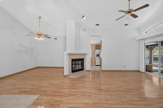 8113 Bellsbrae Dr, Antelope, CA 95843