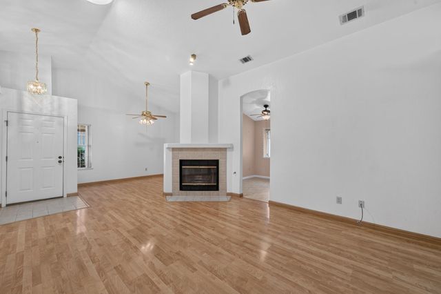 8113 Bellsbrae Dr, Antelope, CA 95843