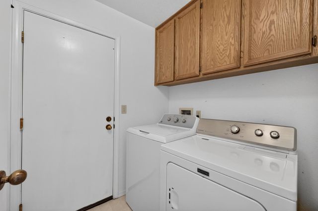 8113 Bellsbrae Dr, Antelope, CA 95843