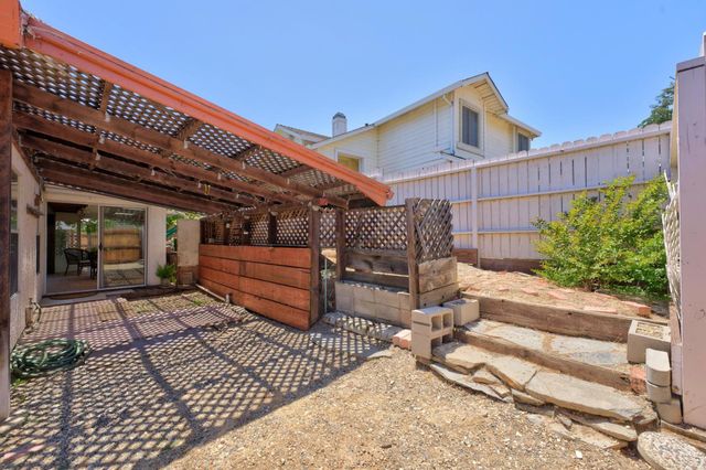 8113 Bellsbrae Dr, Antelope, CA 95843