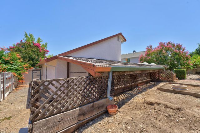 8113 Bellsbrae Dr, Antelope, CA 95843