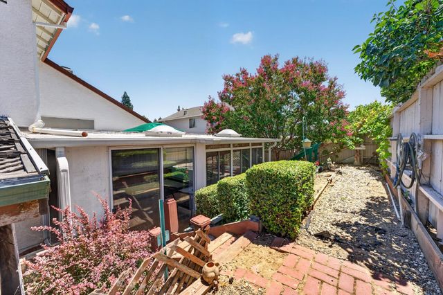 8113 Bellsbrae Dr, Antelope, CA 95843