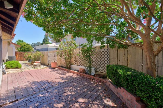 8113 Bellsbrae Dr, Antelope, CA 95843