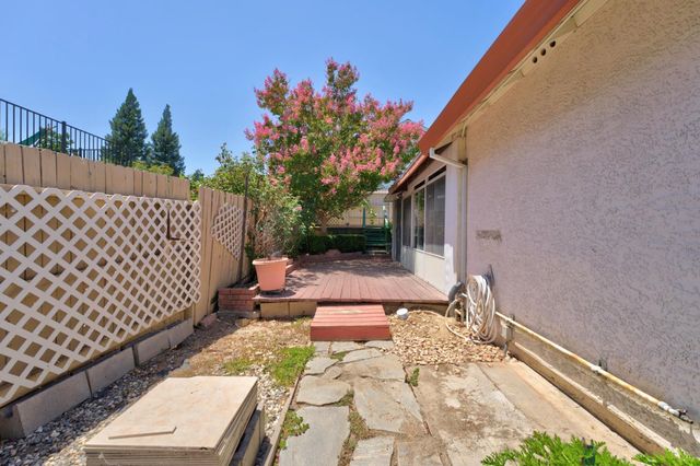 8113 Bellsbrae Dr, Antelope, CA 95843