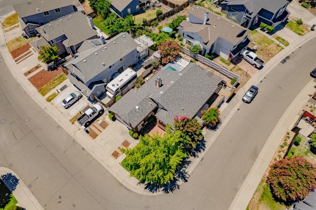 8113 Bellsbrae Dr, Antelope, CA 95843