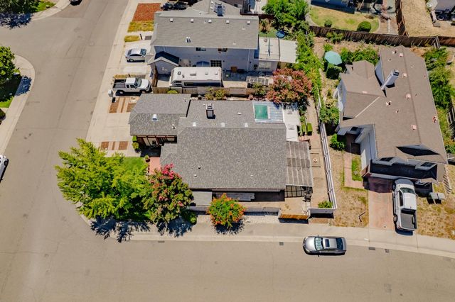 8113 Bellsbrae Dr, Antelope, CA 95843