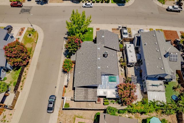 8113 Bellsbrae Dr, Antelope, CA 95843