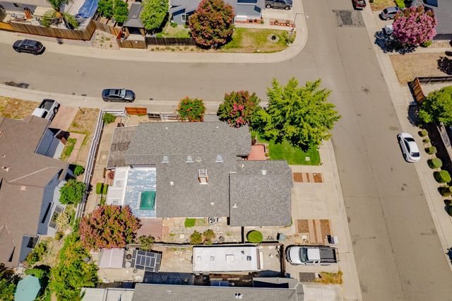 8113 Bellsbrae Dr, Antelope, CA 95843