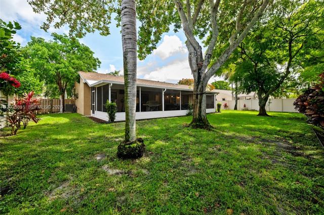 14630 Madison Pl, Davie, FL 33325