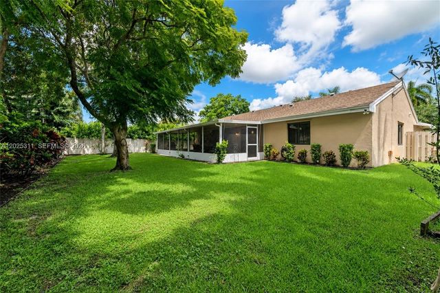 14630 Madison Pl, Davie, FL 33325