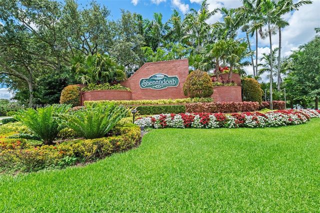 14630 Madison Pl, Davie, FL 33325
