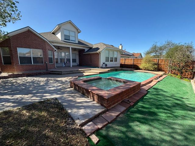 5162 Brook Meadow Lane, Fort Worth, TX 76133