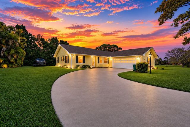 8690 Shadylake Lane, Fort Pierce, FL 34947