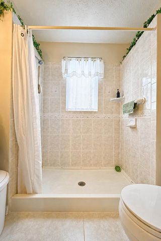 8690 Shadylake Lane, Fort Pierce, FL 34947