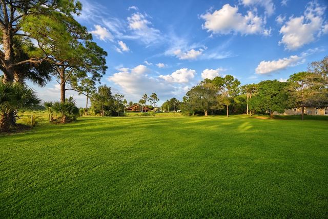 8690 Shadylake Lane, Fort Pierce, FL 34947