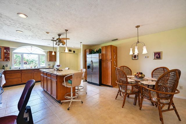 8690 Shadylake Lane, Fort Pierce, FL 34947