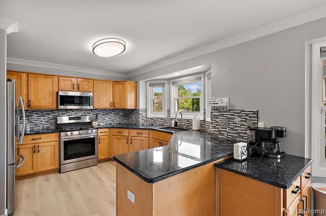 48037 Lafayette Drive, Macomb, MI 48044