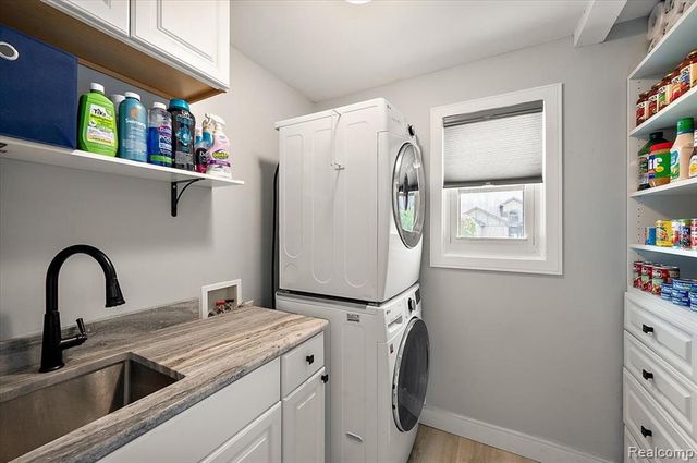 48037 Lafayette Drive, Macomb, MI 48044