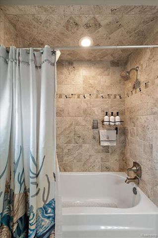 48037 Lafayette Drive, Macomb, MI 48044