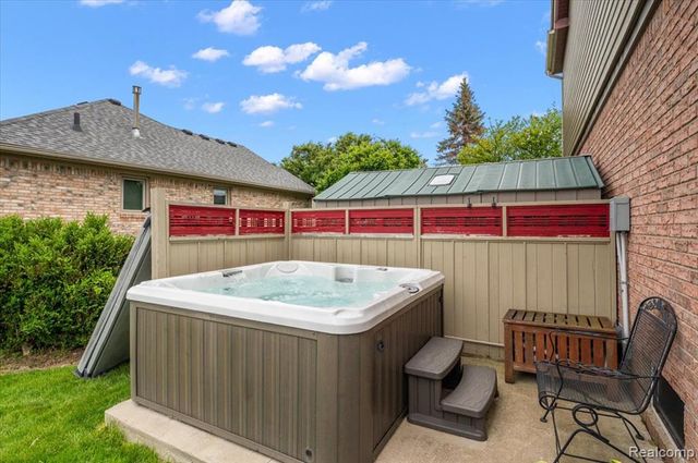 48037 Lafayette Drive, Macomb, MI 48044