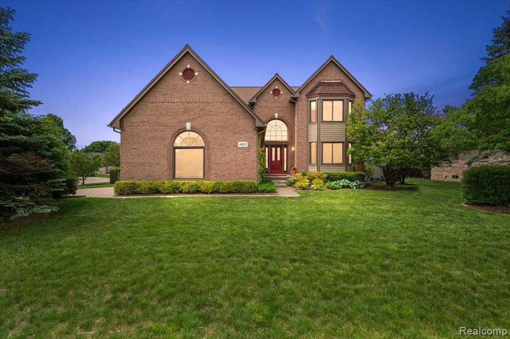 48037 Lafayette Drive, Macomb, MI 48044